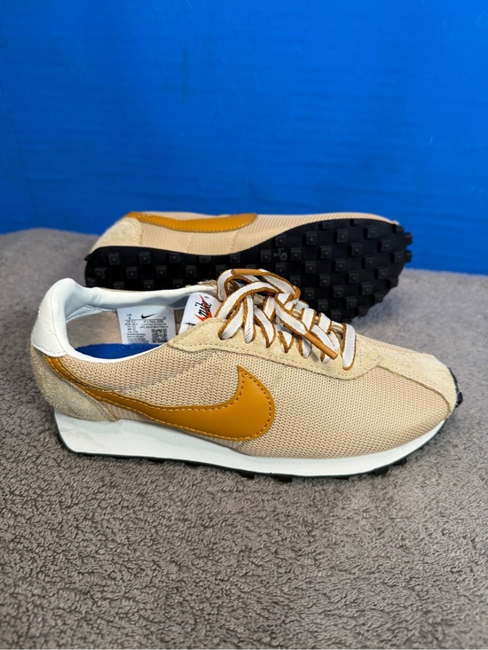 Nike Shoes - Nike LD-1000 w
Brand new